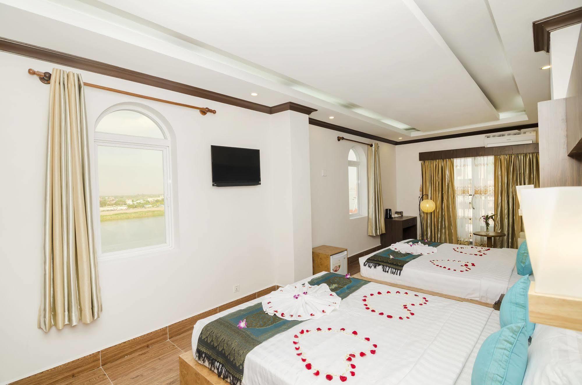 Phuminh Riverside Hotel 3*