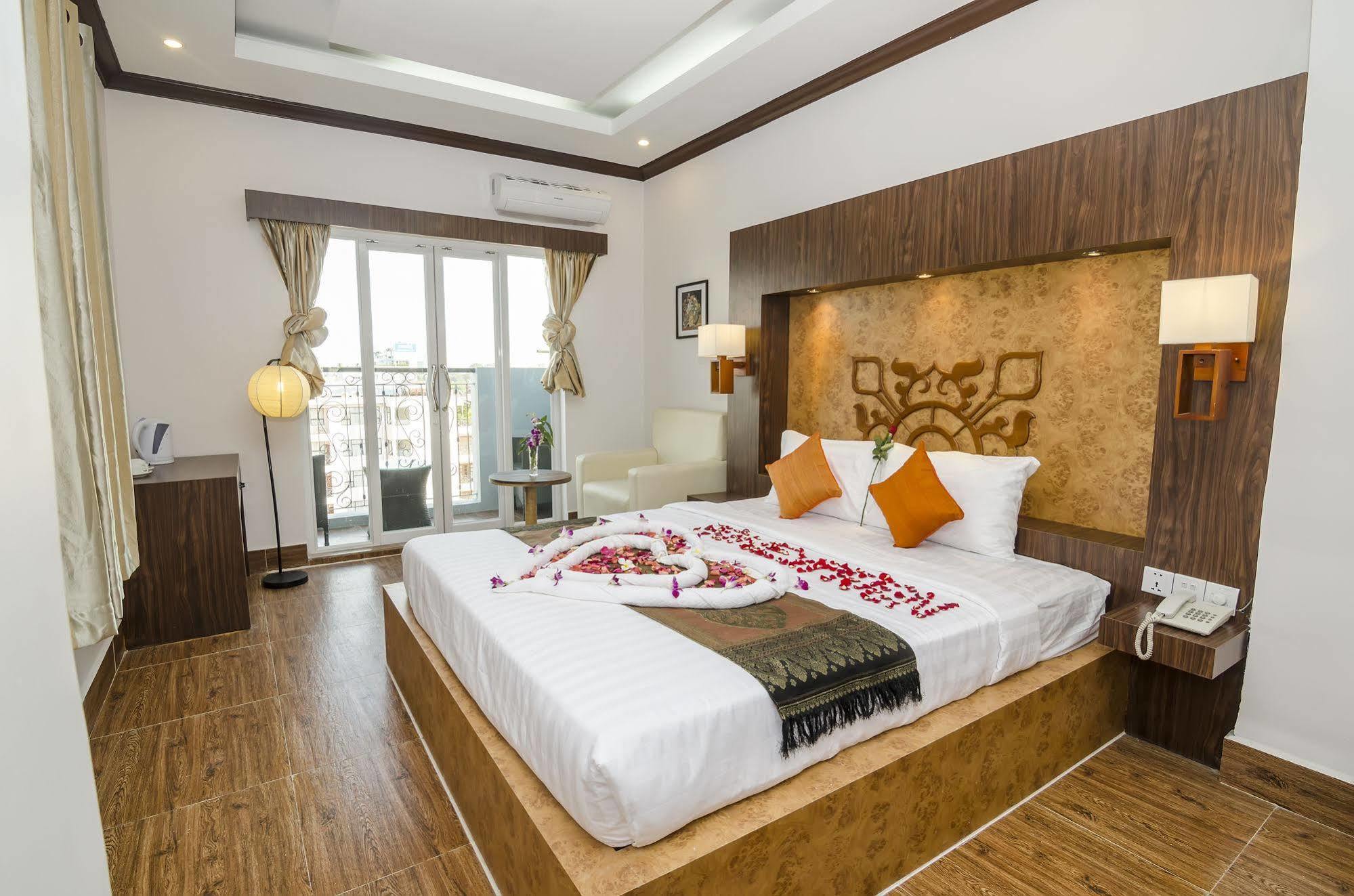 Hotel Phuminh Riverside 3*